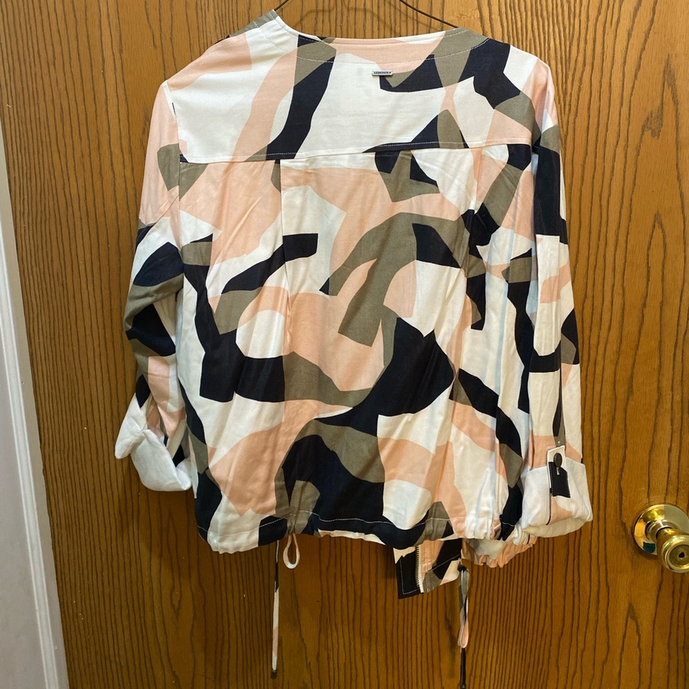 NEW DKNY thin jacket - Picture 7 of 7